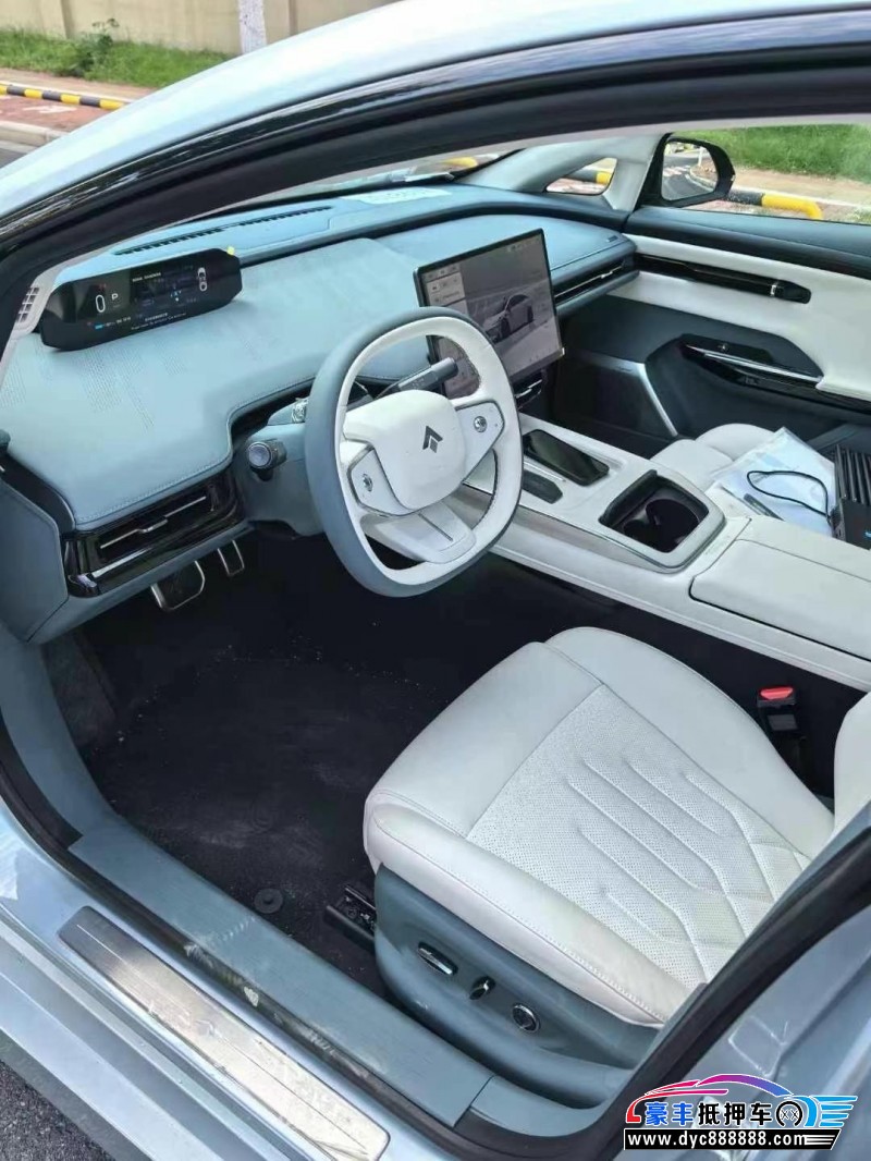 24年埃安昊铂轿车抵押车出售