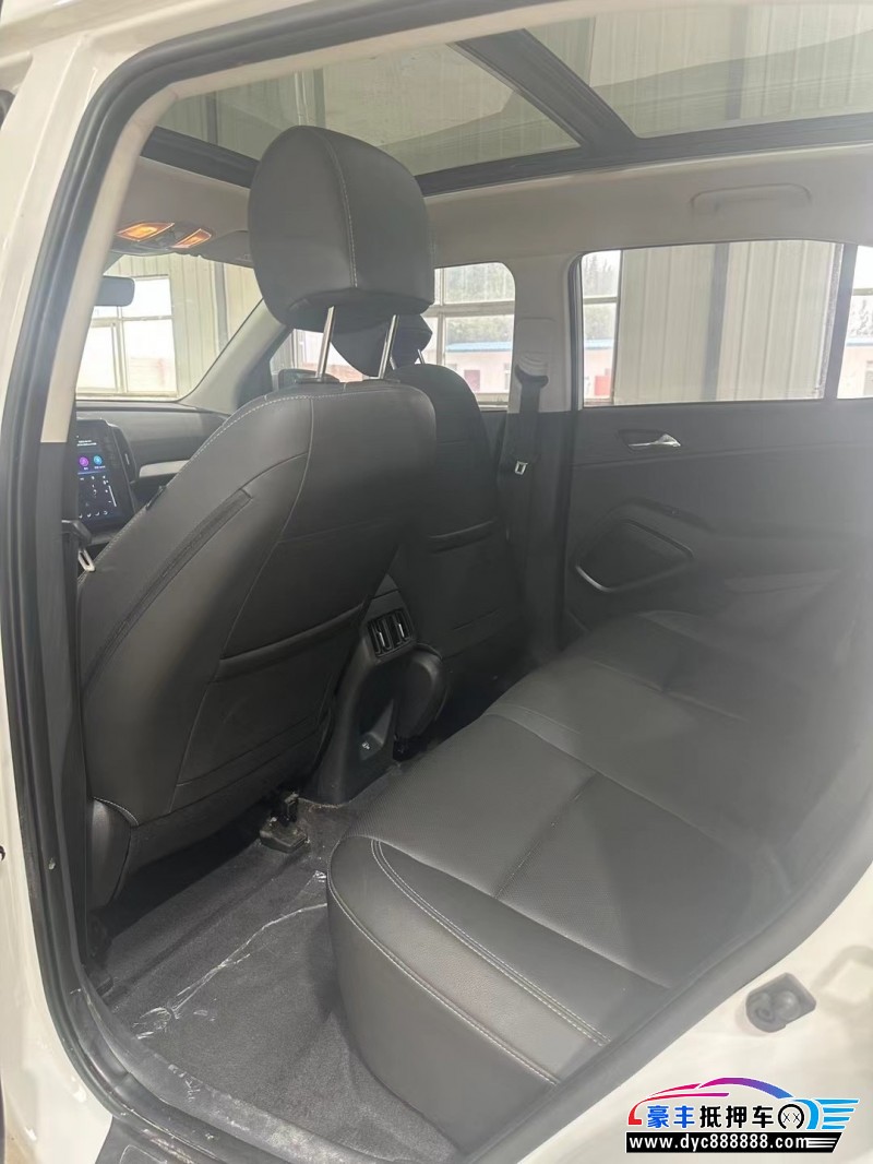 22年现代ix35轿车抵押车出售