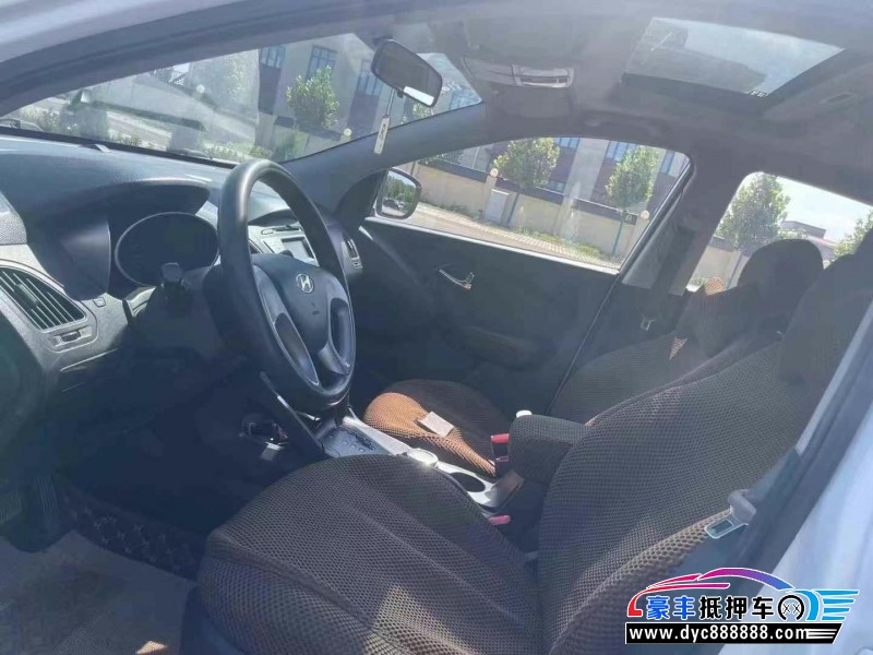 15年现代ix35轿车抵押车出售