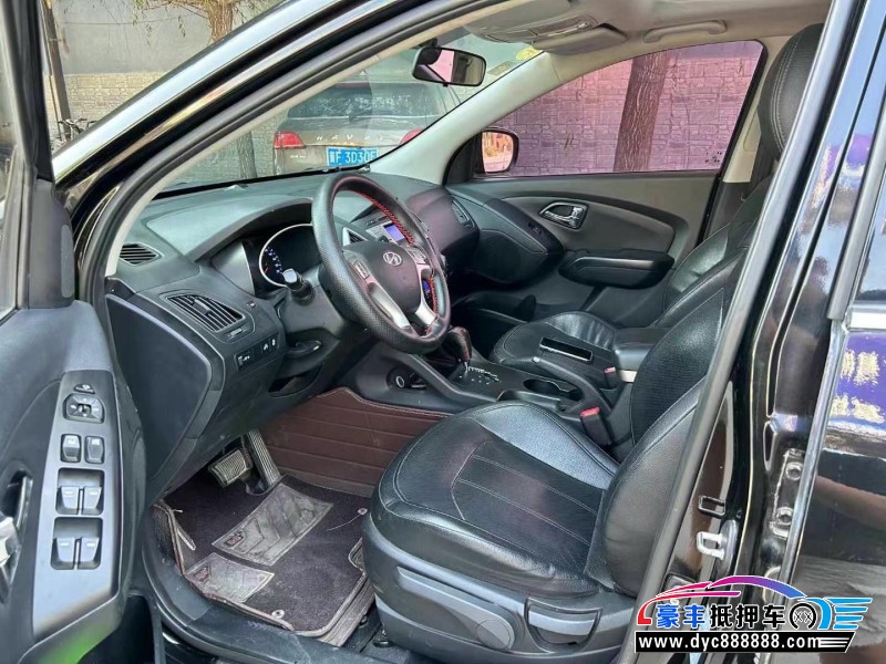 17年现代ix35轿车抵押车出售