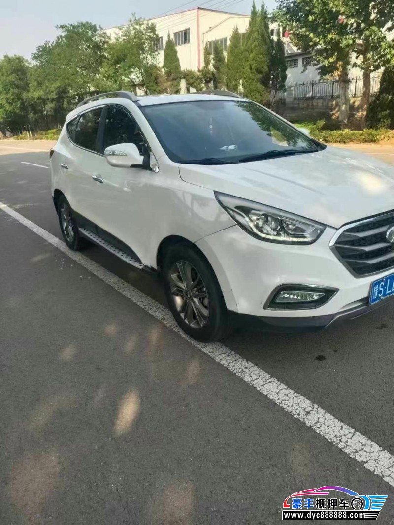 16年现代ix35轿车抵押车出售