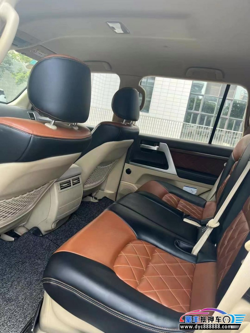 18年丰田兰德酷路泽(进口)轿车抵押车出售