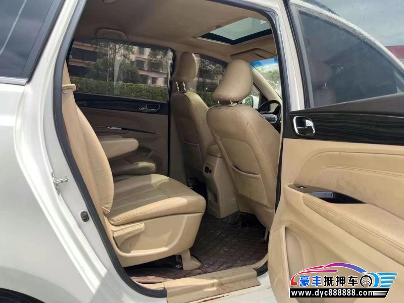 17年宝骏730轿车抵押车出售