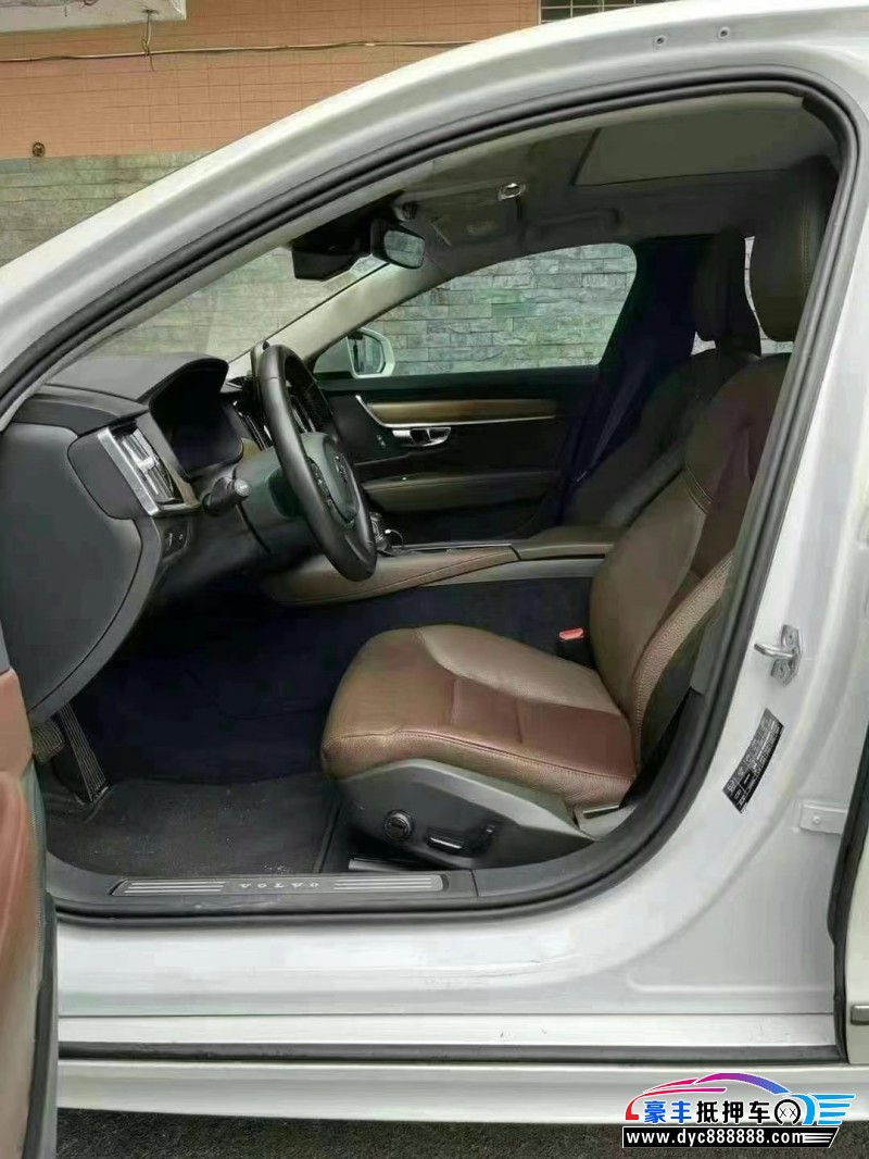 20年沃尔沃S90轿车抵押车出售