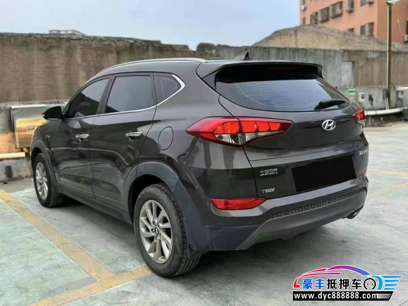 16年现代途胜轿车抵押车出售