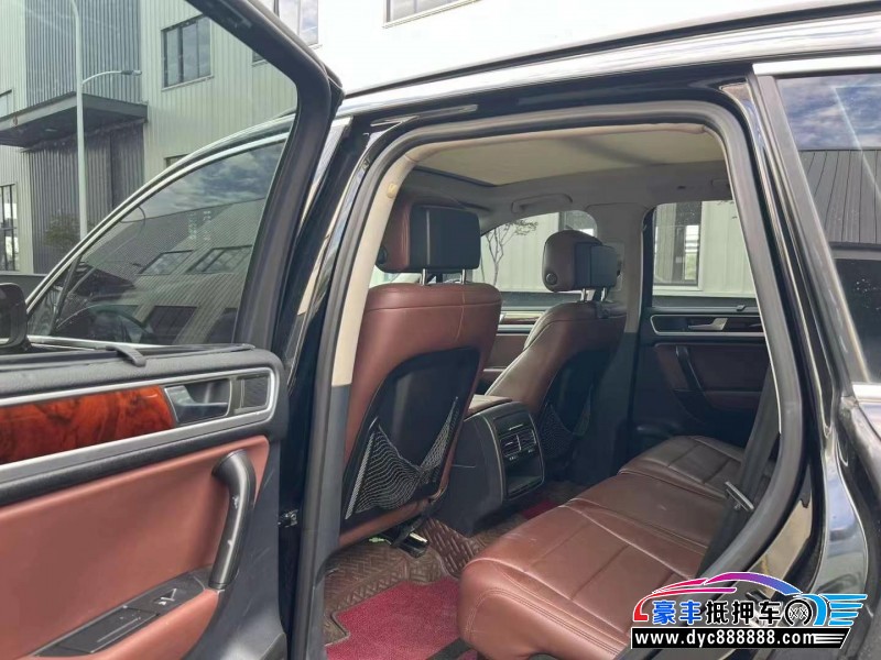 15年大众途锐轿车抵押车出售