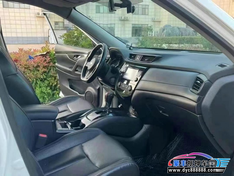 18年日产奇骏轿车抵押车出售