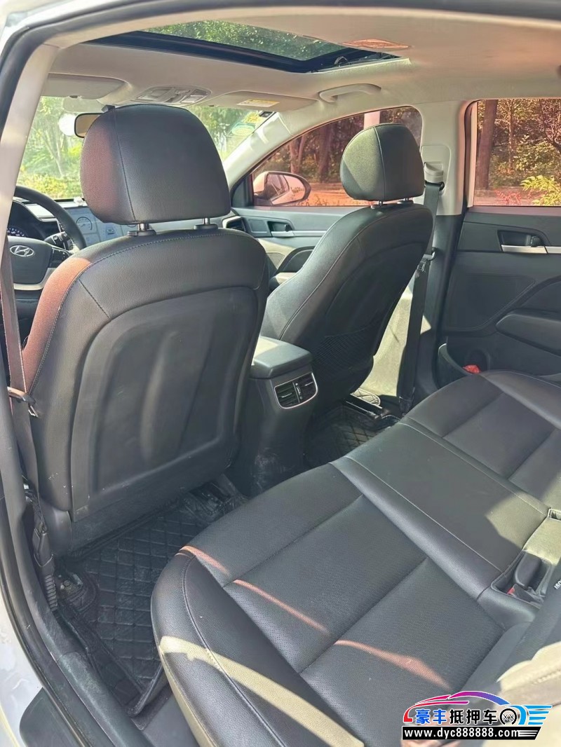 20年现代领动轿车抵押车出售