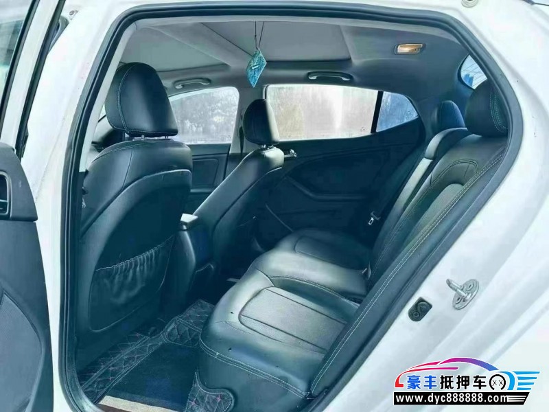 12年起亚K5轿车抵押车出售