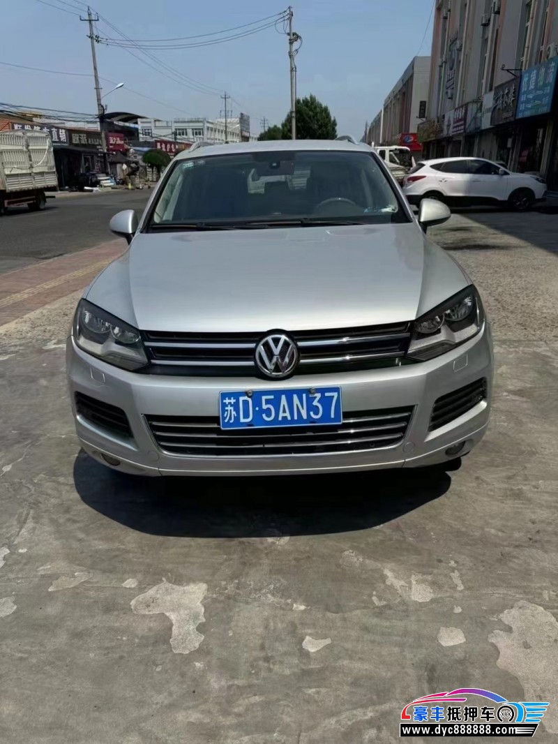 11年大众途锐轿车抵押车出售