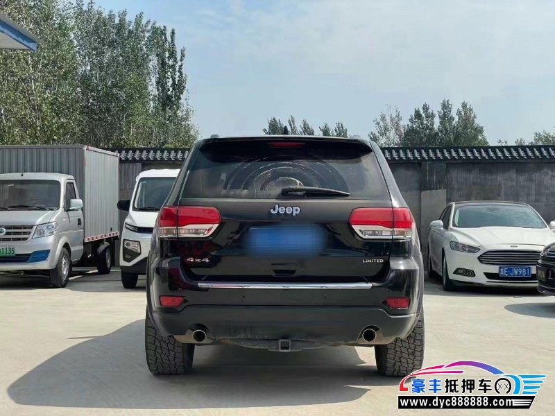 17年Jeep大切诺基轿车抵押车出售