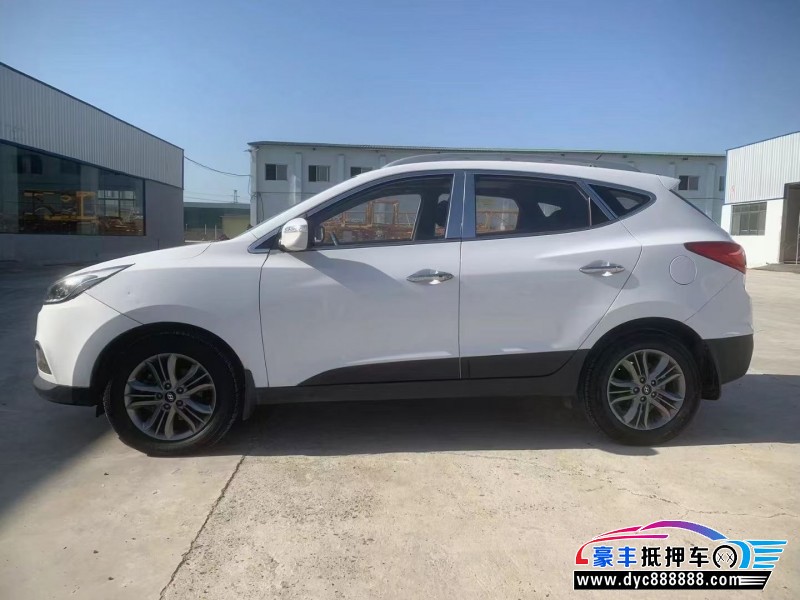 16年现代ix35轿车抵押车出售