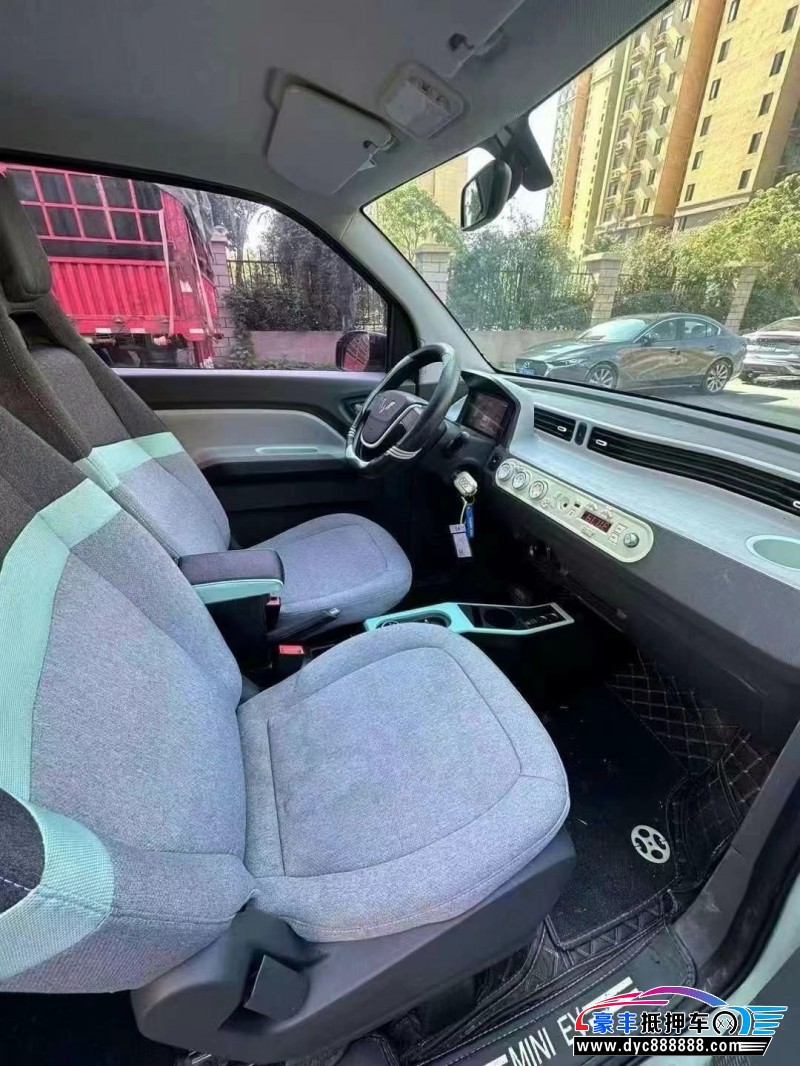 22年五菱汽车迷你轿车抵押车出售