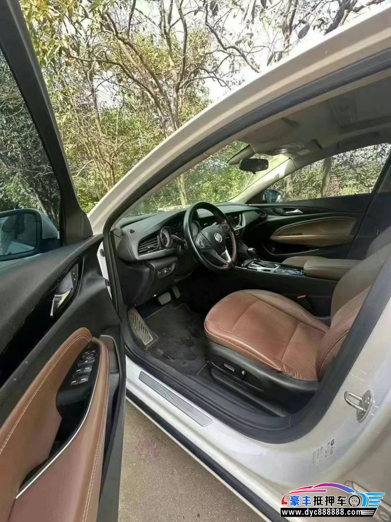 19年别克君威轿车抵押车出售