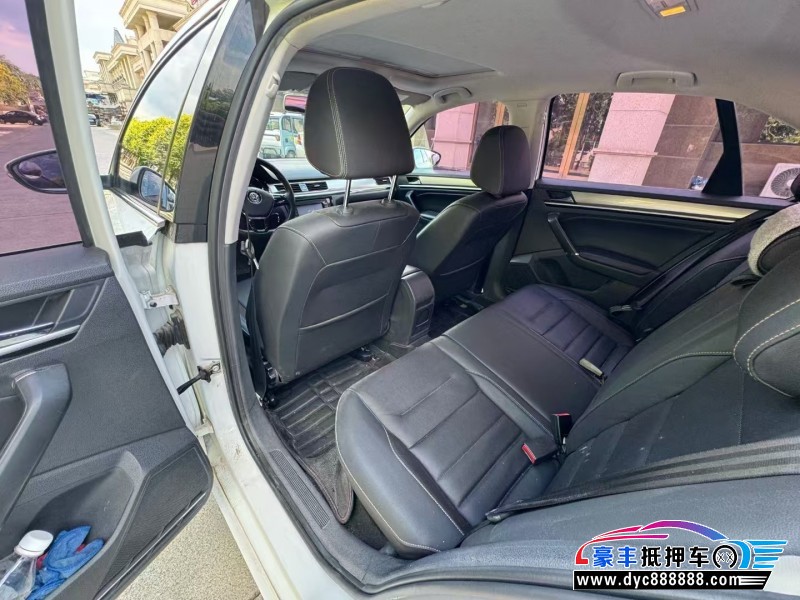 16年大众宝来轿车抵押车出售