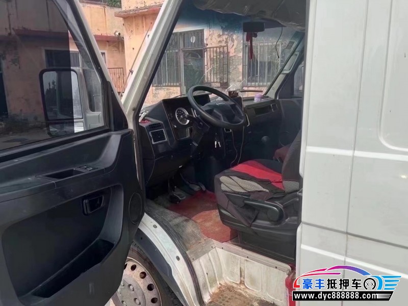 22年依维柯Iveco VISION轿车抵押车出售