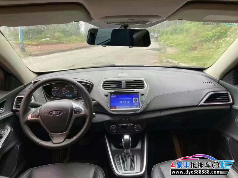 18年福特福睿斯轿车抵押车出售