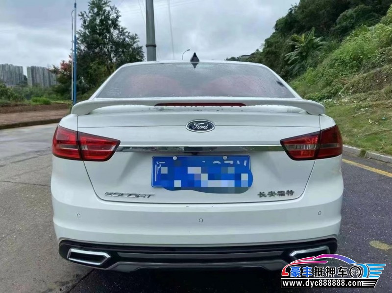 18年福特福睿斯轿车抵押车出售