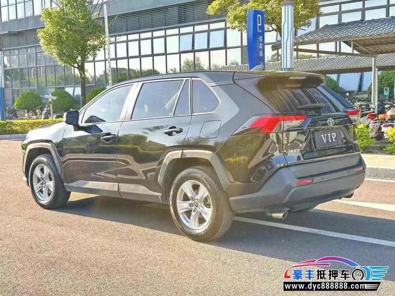 22年丰田RAV4轿车抵押车出售