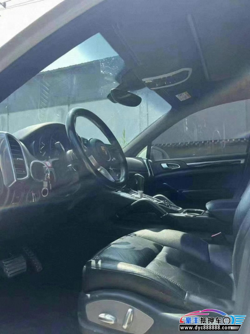 15年保时捷卡宴轿车抵押车出售