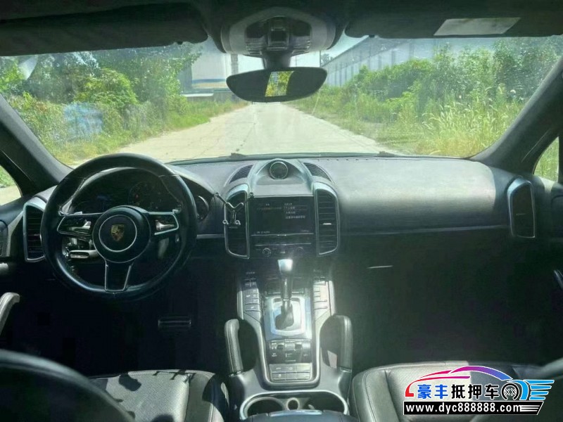 15年保时捷卡宴轿车抵押车出售