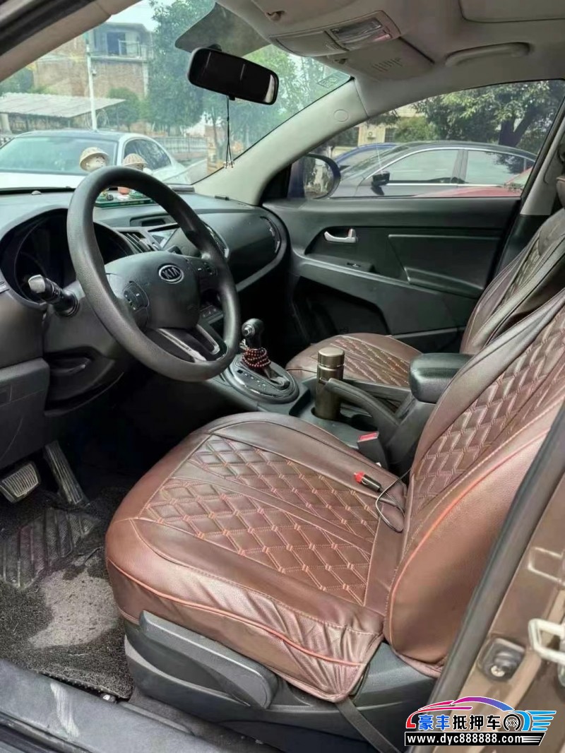 14年起亚智跑轿车抵押车出售