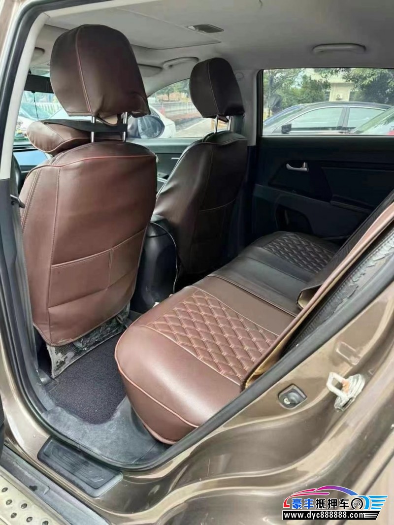 14年起亚智跑轿车抵押车出售