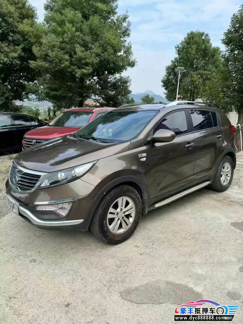 14年起亚智跑轿车抵押车出售