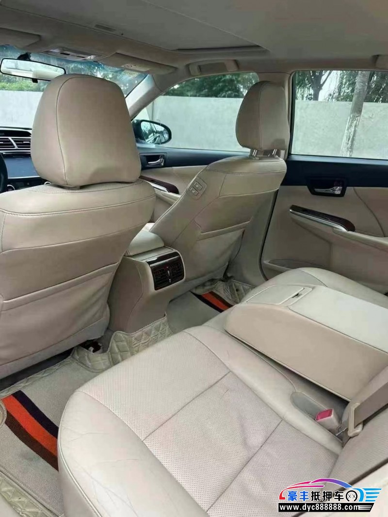 14年丰田凯美瑞轿车抵押车出售