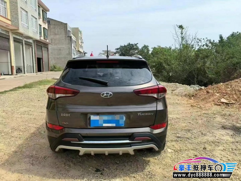 17年现代途胜轿车抵押车出售