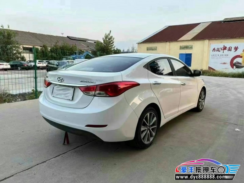 15年现代朗动轿车抵押车出售