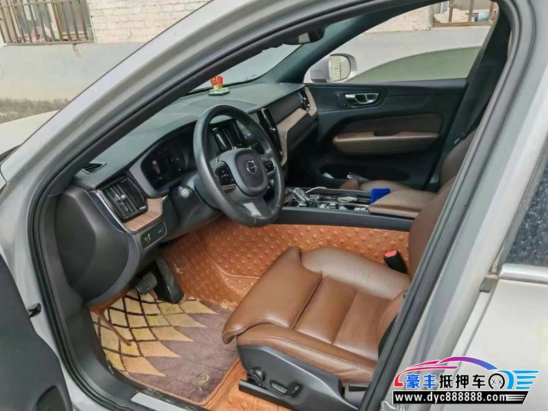 21年沃尔沃XC60轿车抵押车出售