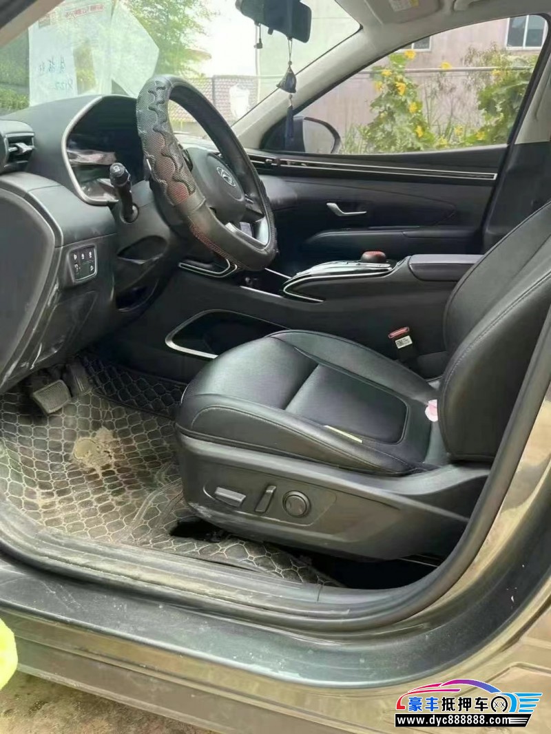 22年现代途胜轿车抵押车出售