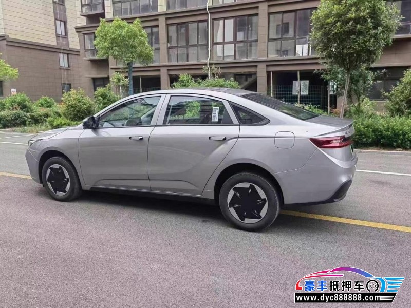 24年吉利几何轿车抵押车出售