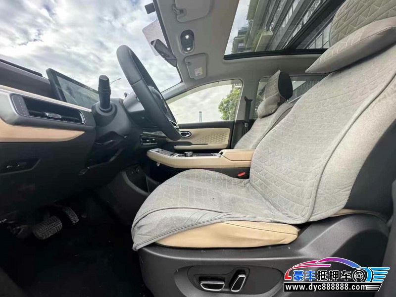 22年埃安Y70轿车抵押车出售