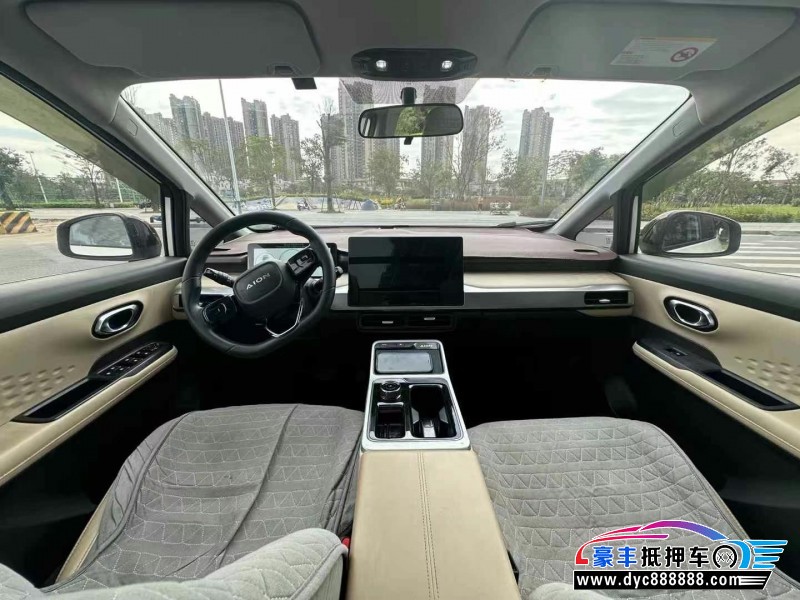 22年埃安Y70轿车抵押车出售