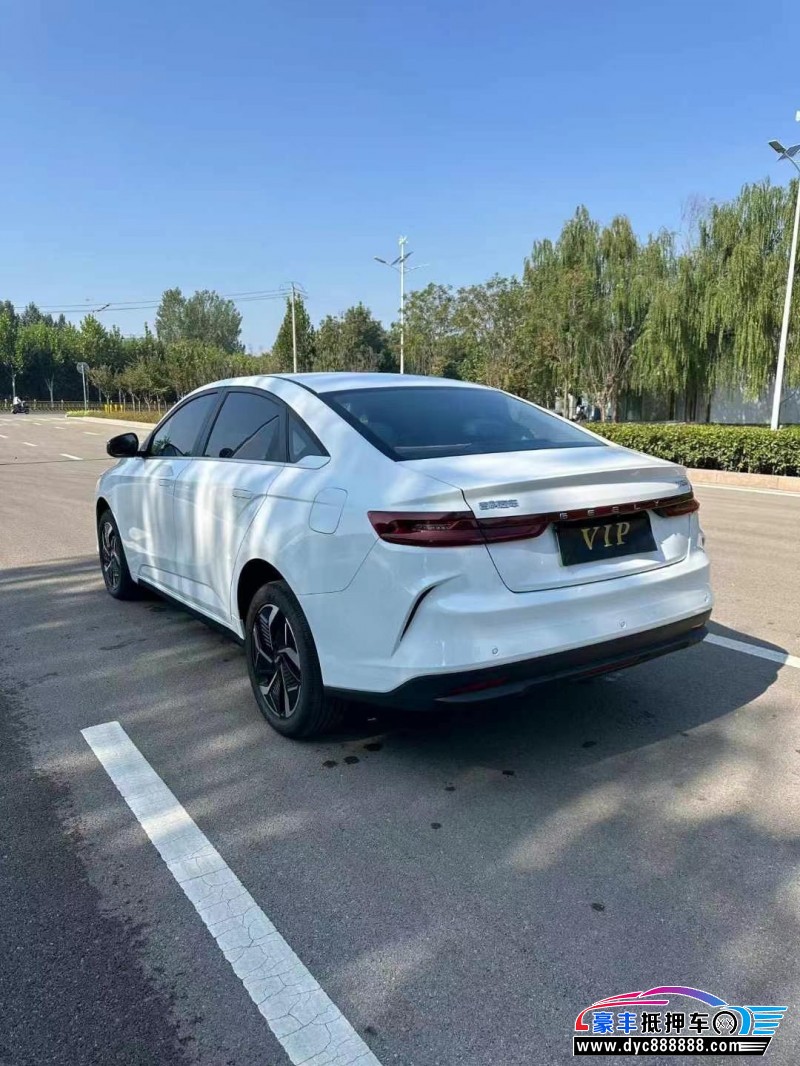 24年吉利几何轿车抵押车出售