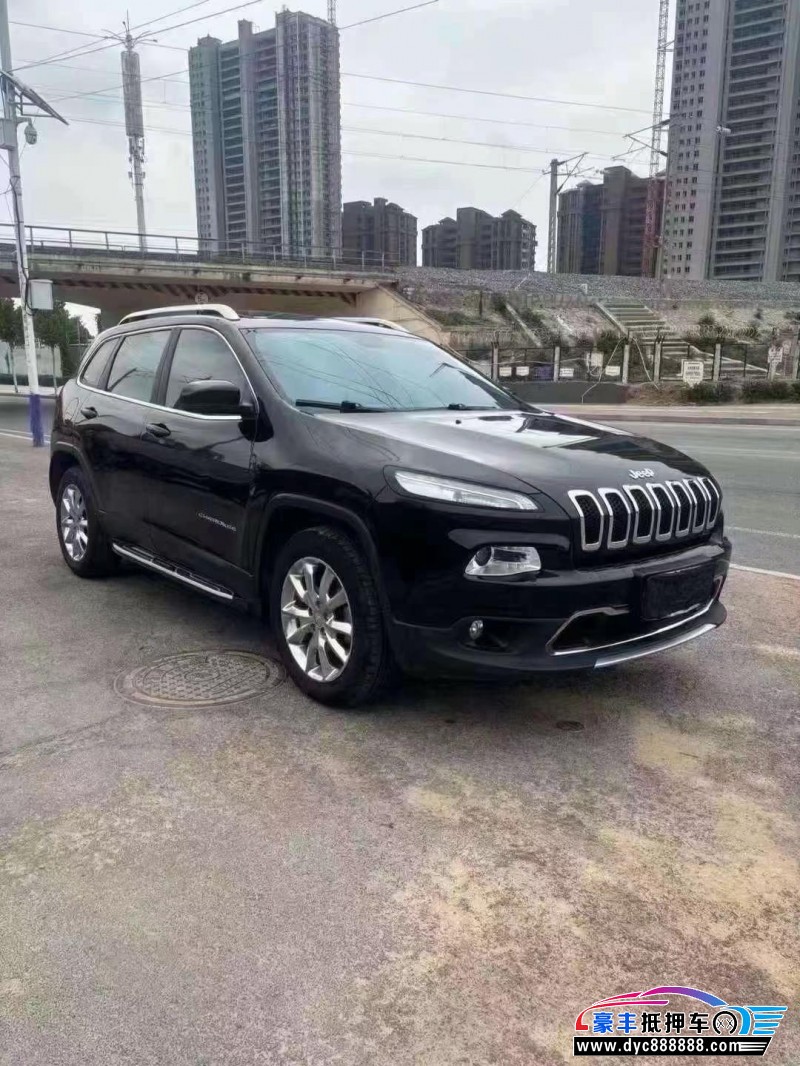 17年Jeep自由光轿车抵押车出售