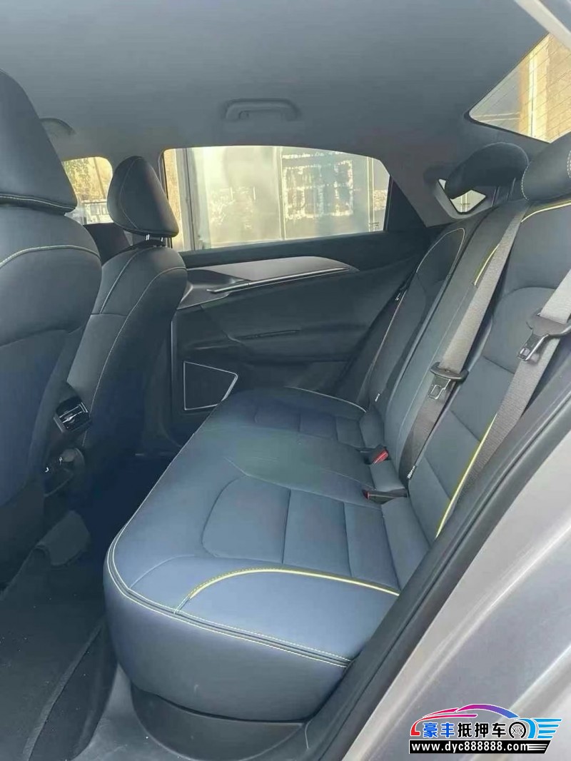 24年吉利几何轿车抵押车出售