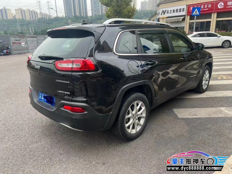 17年Jeep自由光轿车抵押车出售