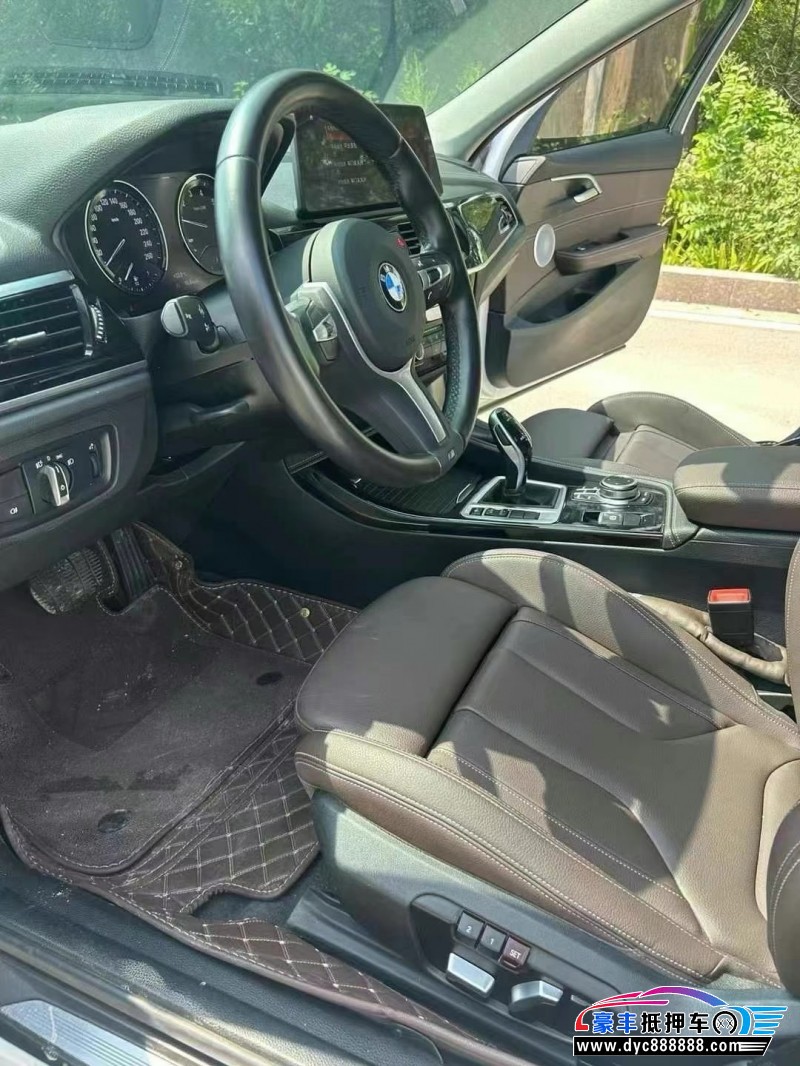 22年宝马1系轿车抵押车出售