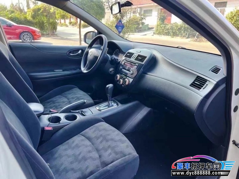 13年日产骐达轿车抵押车出售