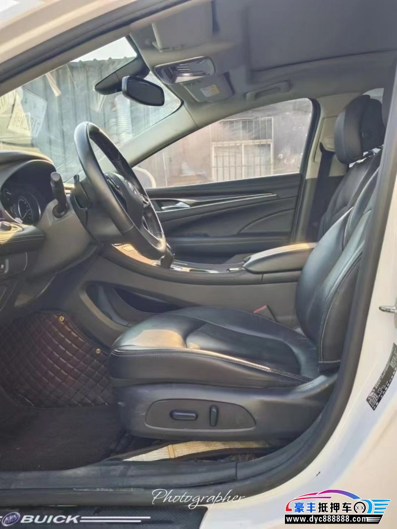 18年别克君越轿车抵押车出售