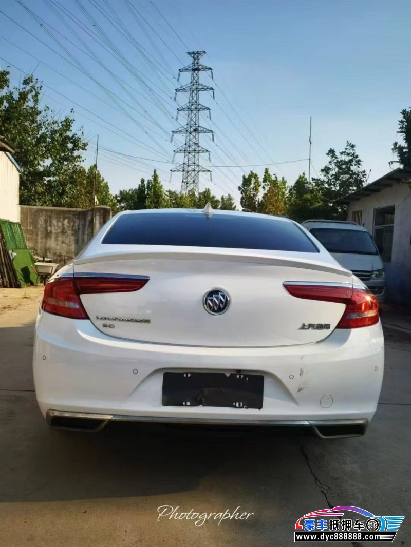 18年别克君越轿车抵押车出售