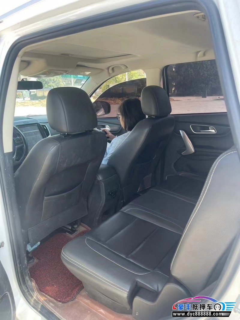 17年SWM斯威汽车X7轿车抵押车出售