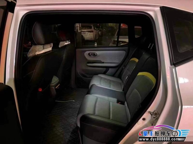 22年埃安Y70轿车抵押车出售