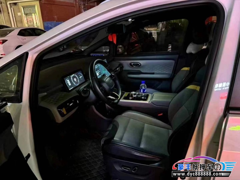 22年埃安Y70轿车抵押车出售