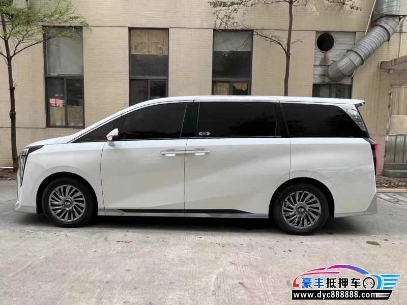 23年传祺M8轿车抵押车出售