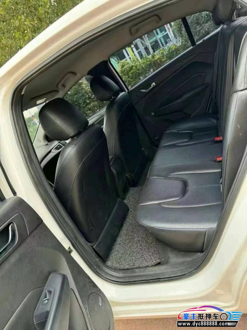 19年奇瑞艾瑞泽轿车抵押车出售