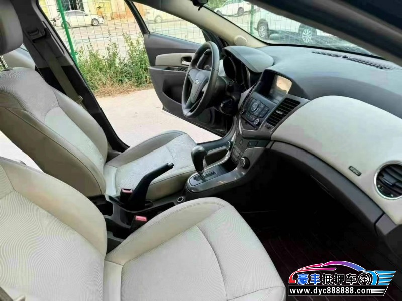 14年雪佛兰科鲁兹轿车抵押车出售